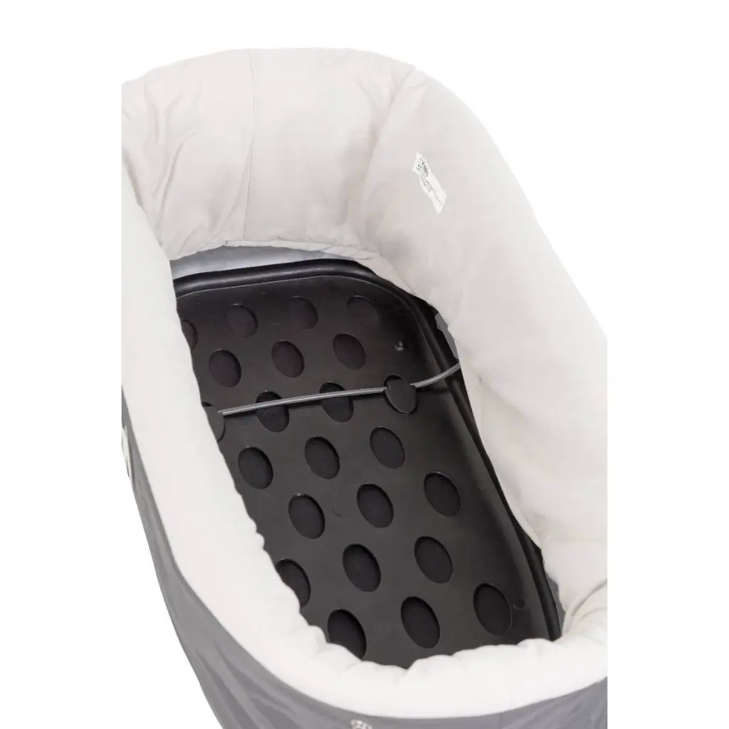 MOUNTAIN_BUGGY_CARRYCOTPLUS_closeup_nomattress_1.webp